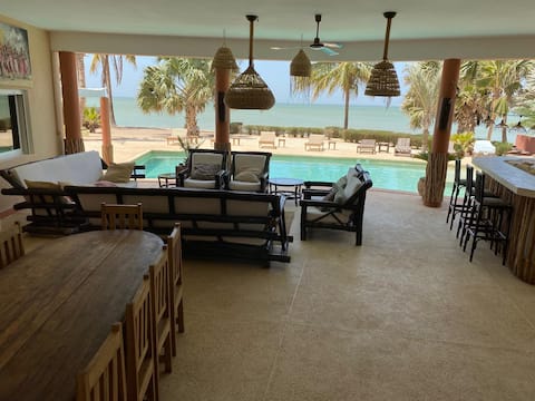 Large seaside villa for 4 to 16 people