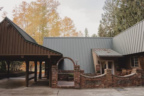 Enchanting Forest Estate | Gather, Hot Tub & Sauna