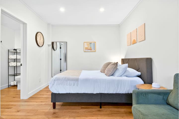 Select Stays - The Leo managed Airbnb listing 3