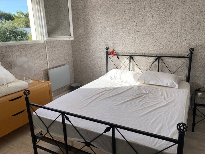 საძინებელი 1