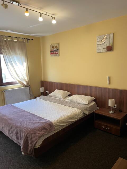 Central:A apartament cochet