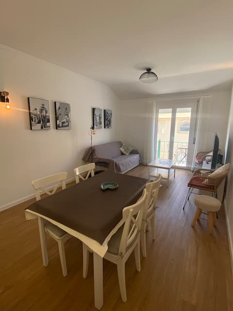 Successful Airbnb property: Flat near the beach" in Nazaré