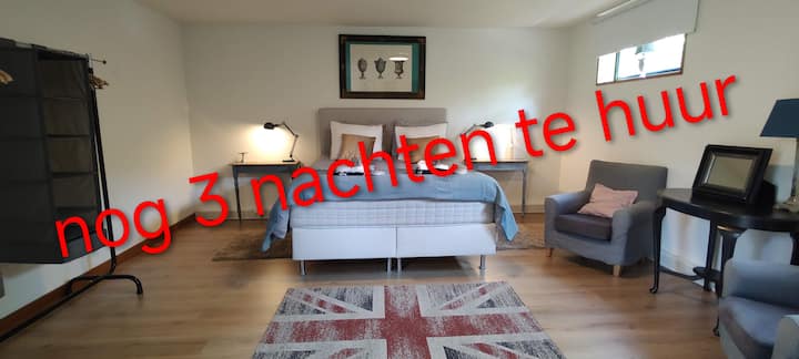 Gratis Parkeren 
Houtbrander Watervilla Privétuin - Rotterdam