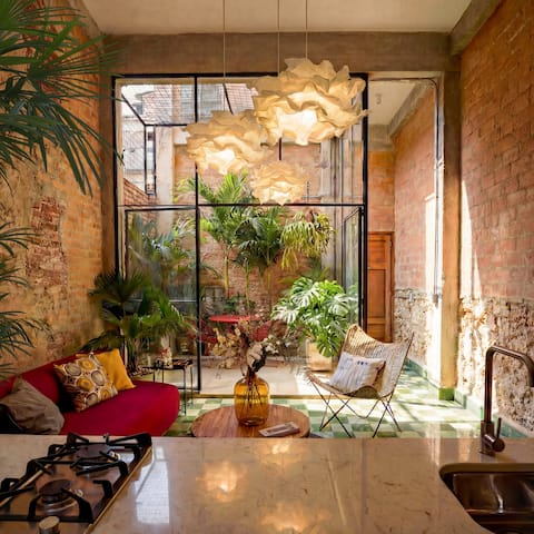 Apartment in Old Havana with tropical patio