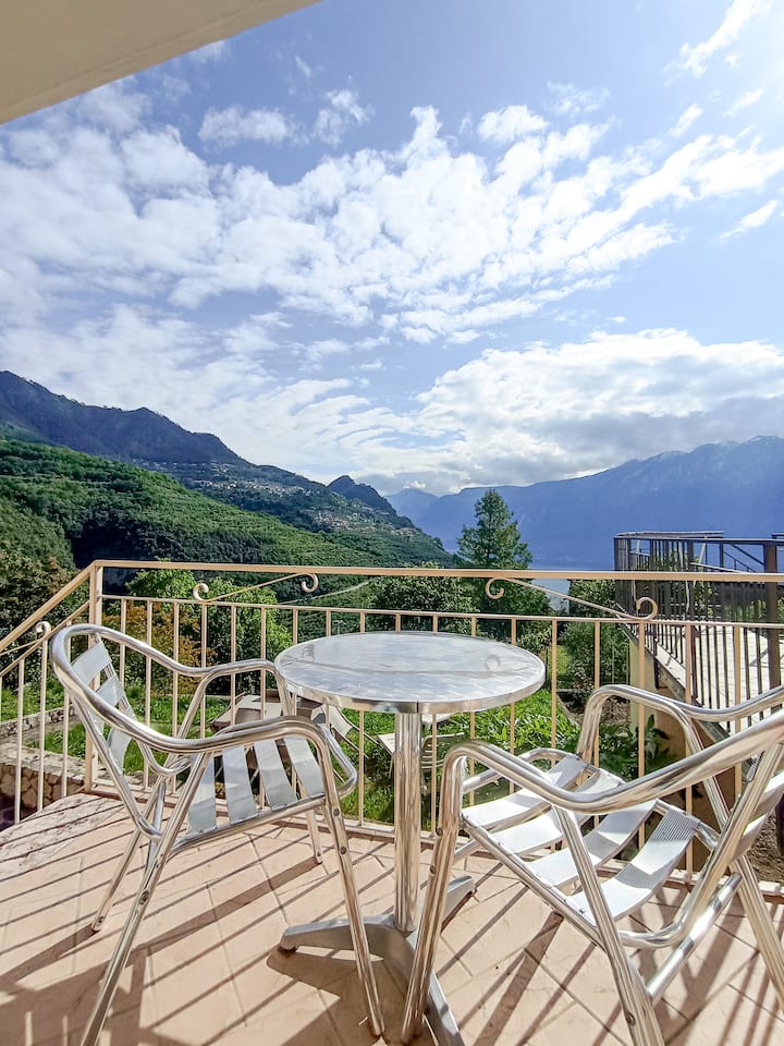 Apartment El Pià With Garden And Lakeview Tignale - Gargnano