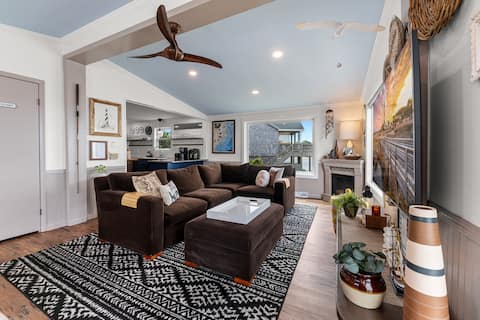 Successful Airbnb property: Charming OBX Soundfront Home with Hot Tub & Kayaks in Frisco