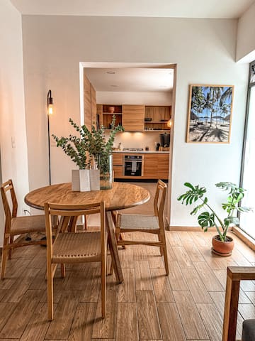 Design private 2bed, 2 bath w/ patio @Roma