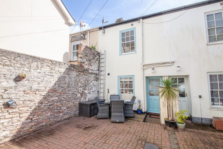 7 Charles Street - Dartmouth