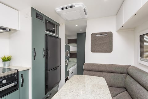 Top Airbnb: Vantasea – Glamping at Ningaloo | Caravan in Exmouth