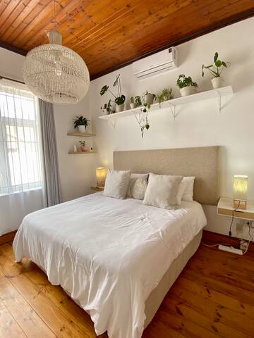 Charming Cape-Dutch beach house gallery image 3