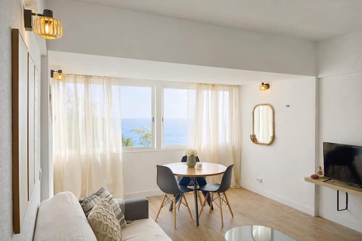 Sesimbra Beachfront Apartment | Direct Access - Sesimbra