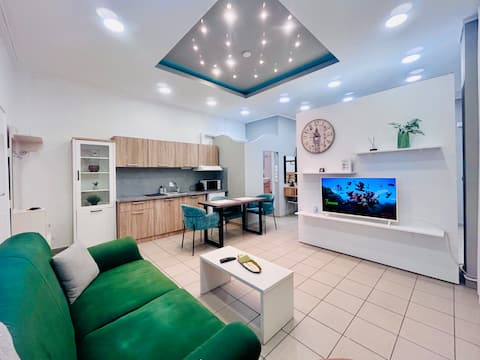 ITHACA: Apartment with private entrance