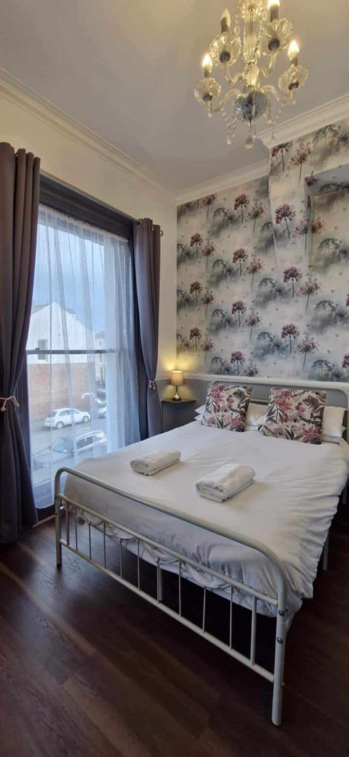 Lilyrose Hotel Cosy Double, Great Whitby Location! - 휘트비