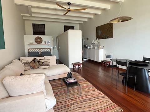 Successful Airbnb property: Unique - By the sea - Loft with terrace in Marseille