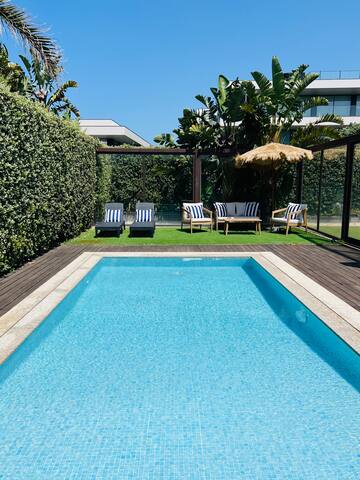 Atlantic House – Beachfront Luxury Home gallery image 2