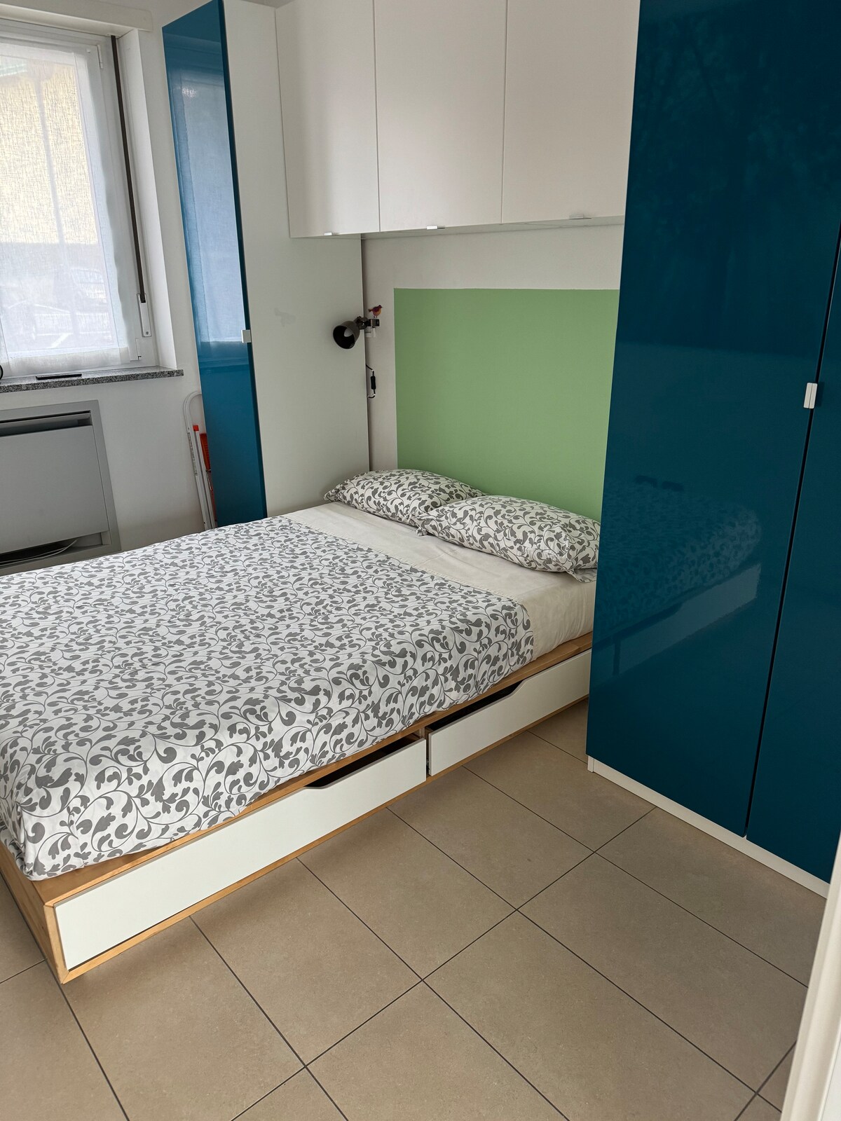 Спална соба - брачен кревет (широк 150 - 179 см 