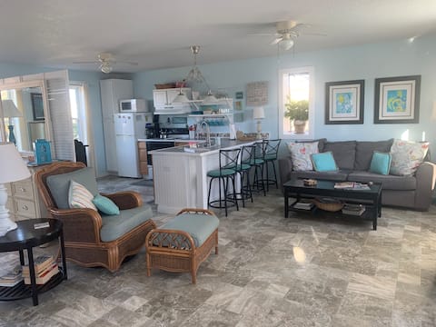 Top Airbnb: Lovely Little Beach Guest House in Kure Beach