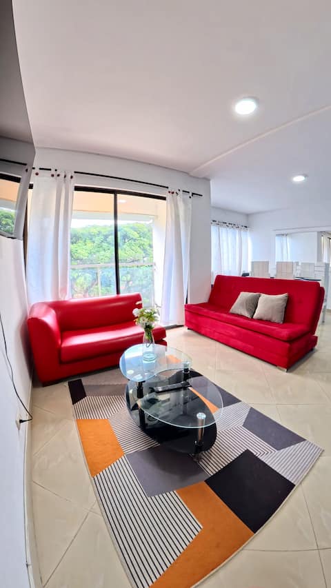 Popular Airbnb listing: Large family apartment North of Cali | balcony in Prados Del Norte