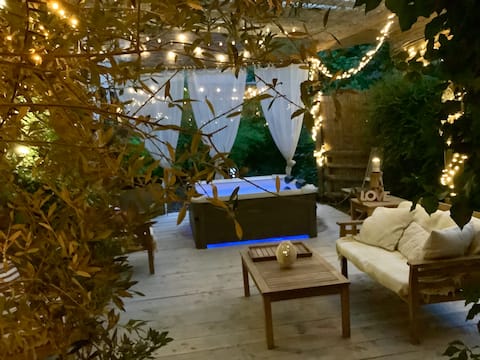 The Cottage in an Equestrian Farm and its Jacuzzi