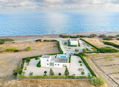 Aegean Horizon beachfront villas