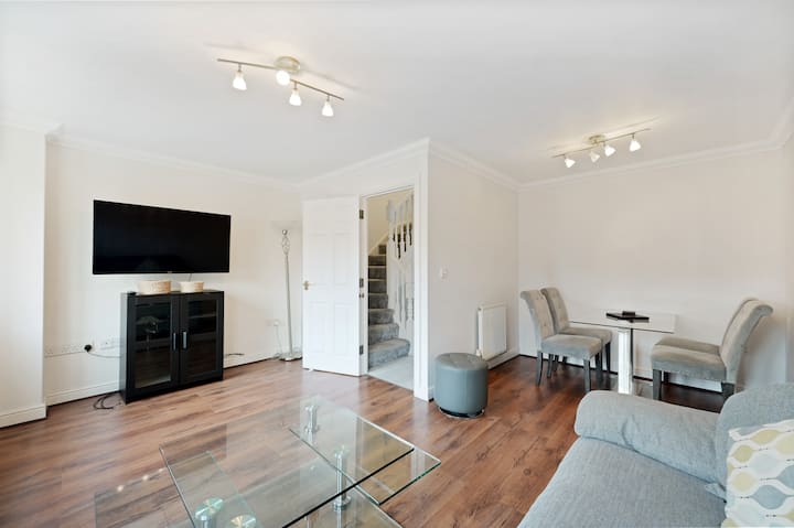 Comfortable House Hertfordshire - Free Parking - Edgware