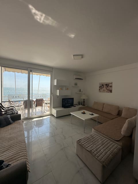 Popular Airbnb listing: BluApartments, Durrës Sea View in Rashbull
