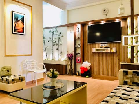 Jindal’s Homestay :3BHK flat in Prime Location.