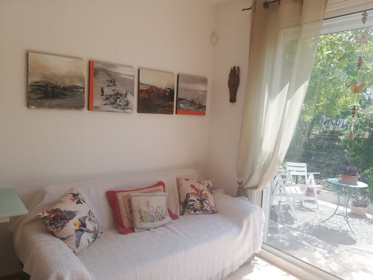 Popular Airbnb listing: nice 2 bedroom with exterior in Béziers