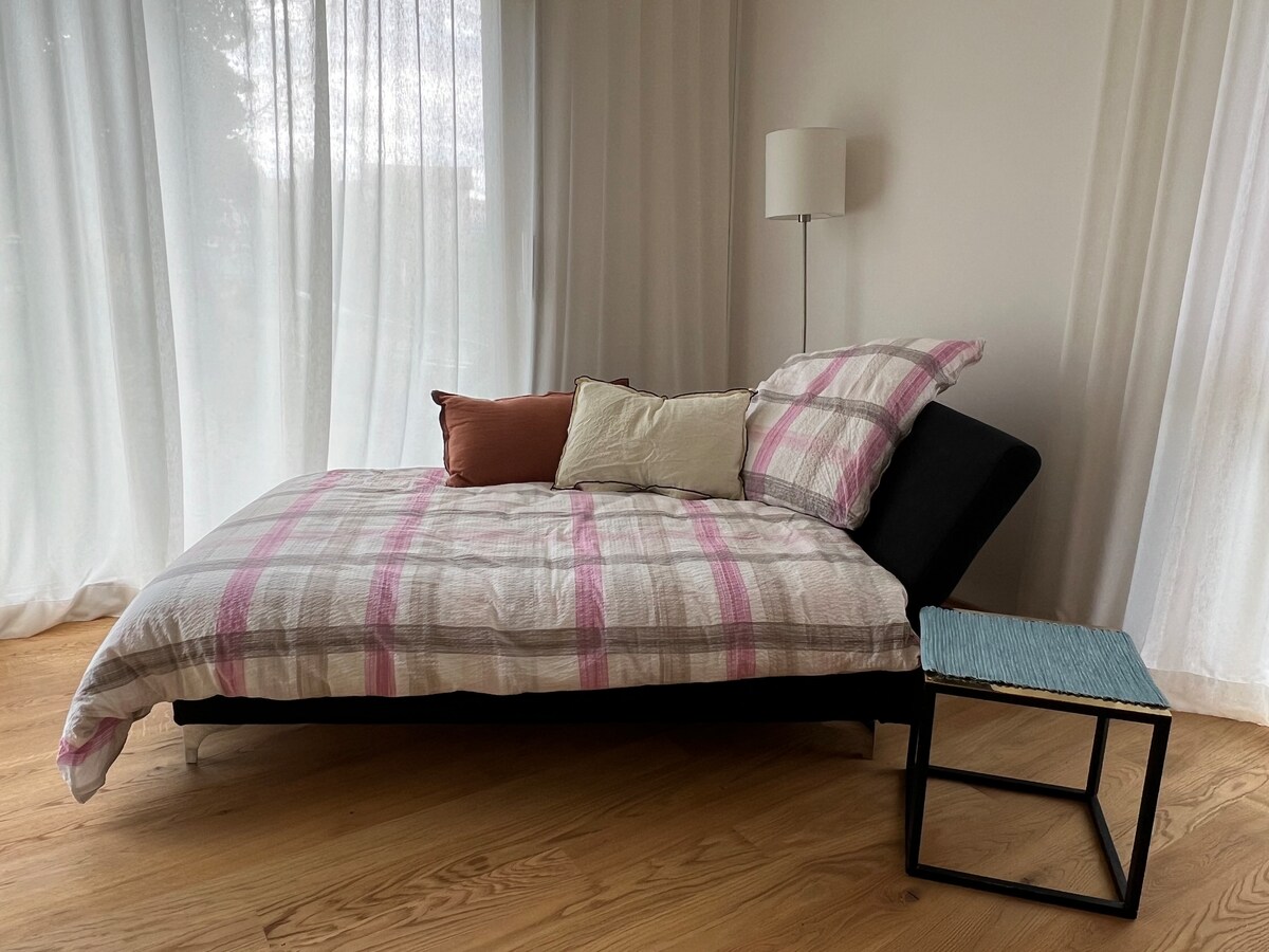 Drugi prostor za spavanje s ležaljkom s rešetkastim podlogom. 