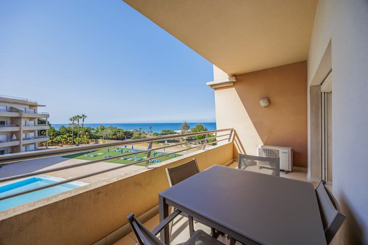 Sea-view Upper-floor 1-bed Apt. - Albufeira