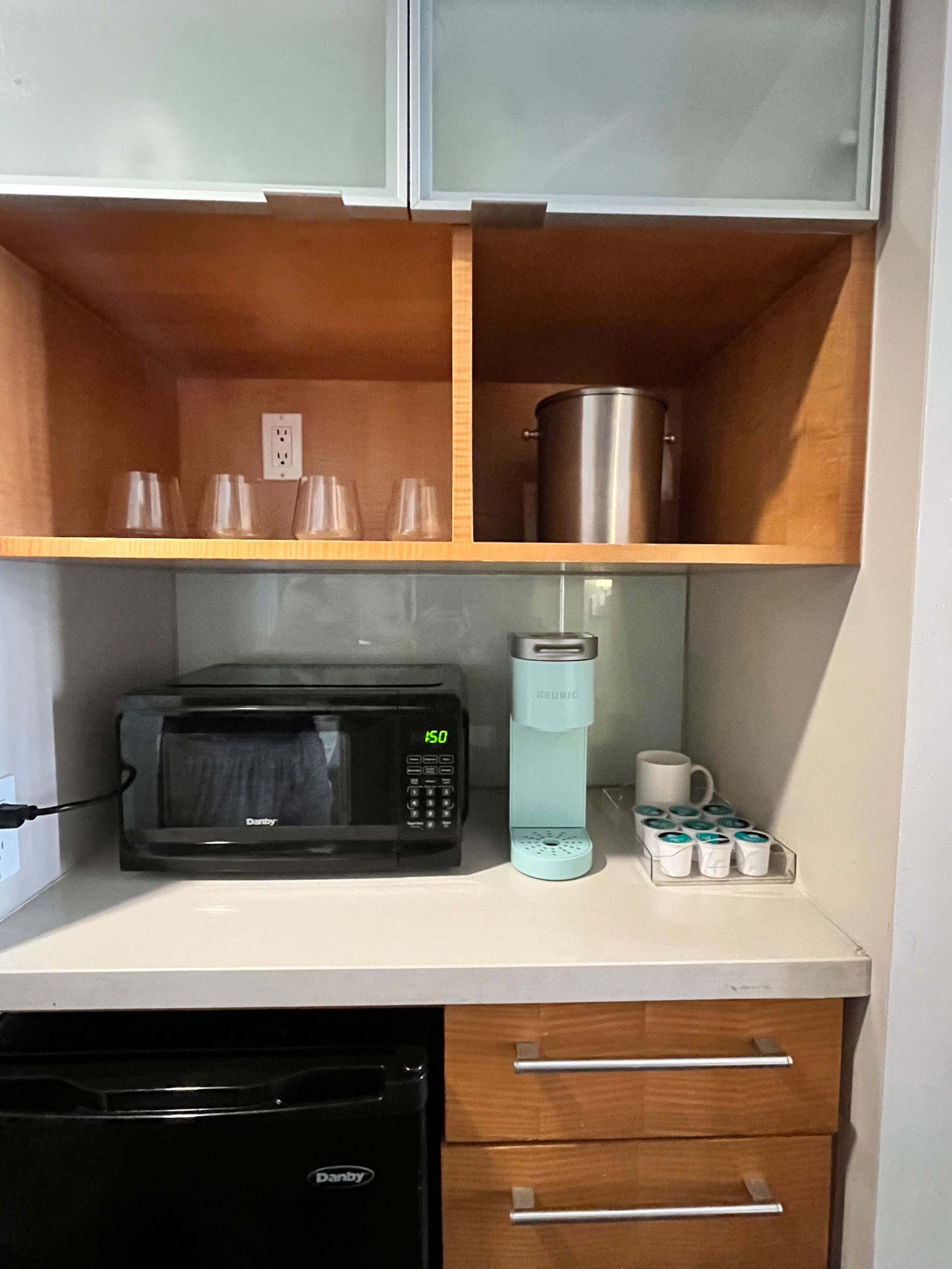 Hotel in Honolulu · ★4.76 · Studio · 1 bed · 1 private bath - Image 5