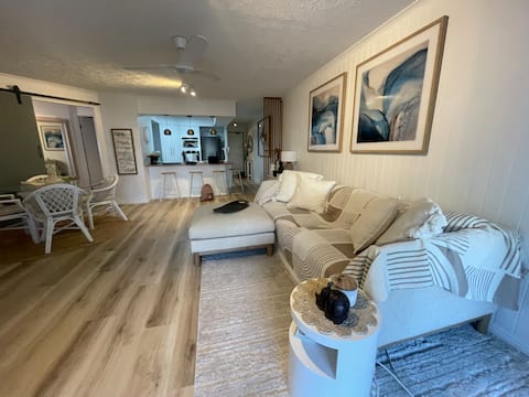 Top Airbnb: Spacious Beach Apartment with Private Garden in Mermaid Beach