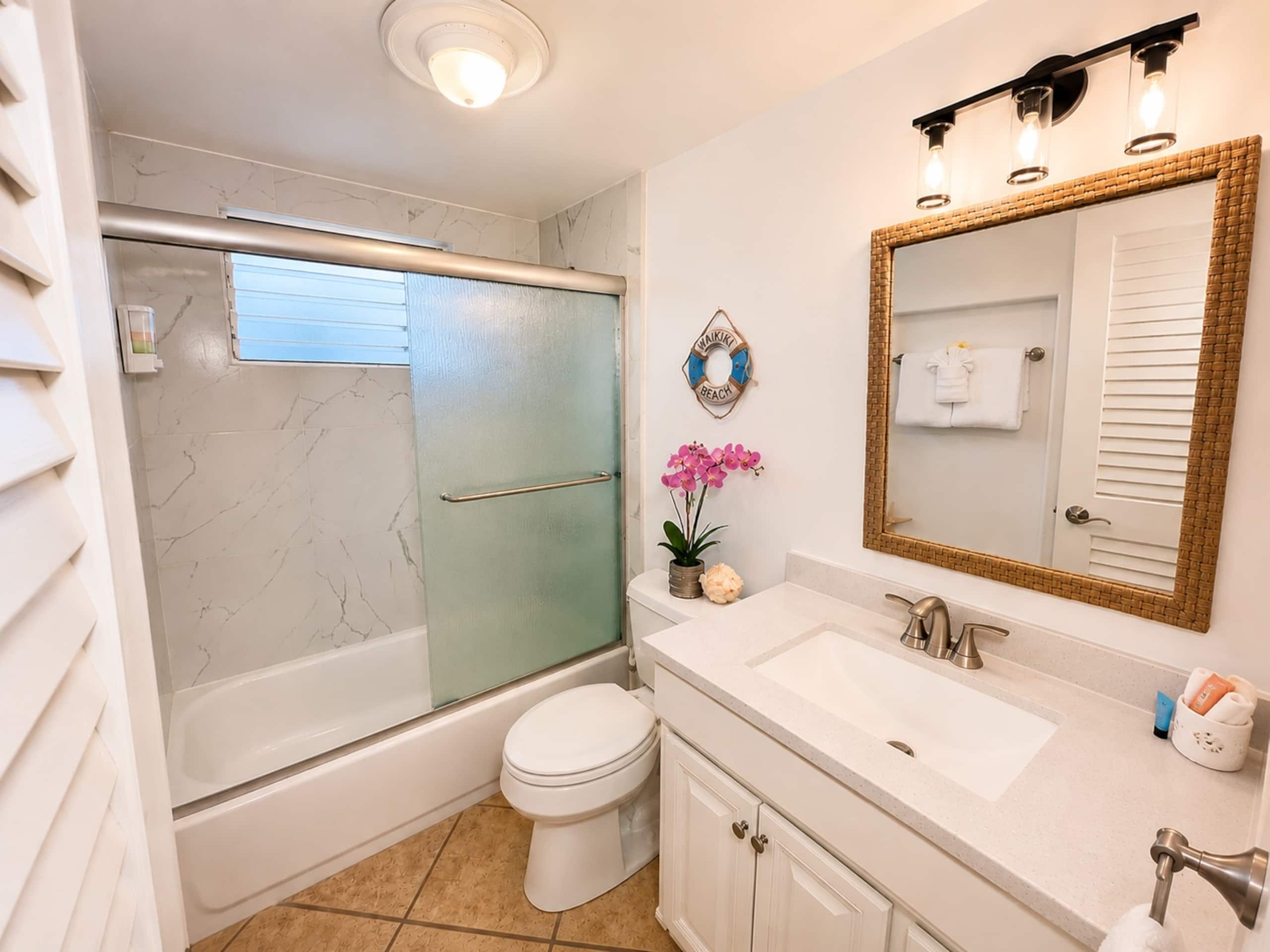 Splendid Partial Oceanview 2Bed 2Bath Remodel - Image 17
