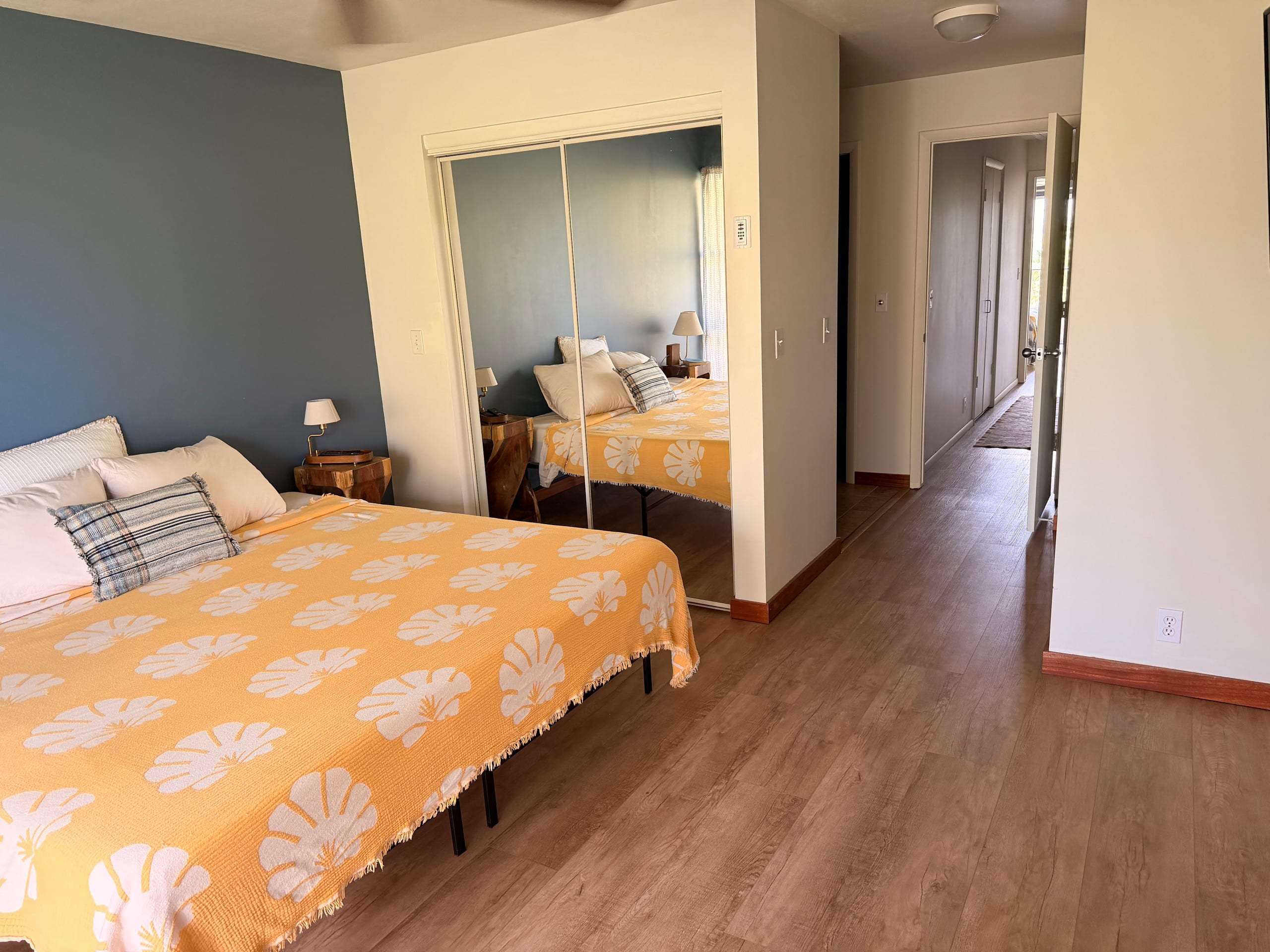 Hawaiian Hub - Photo 2