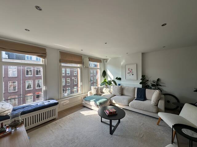 Spacious De Pijp gem gallery image 4