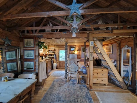 Crow's Nest Glamping Cabin
