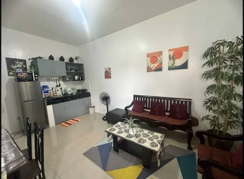 Mary's Place Lipa u12 Cozy, AC, Netflix Fast wi-fi