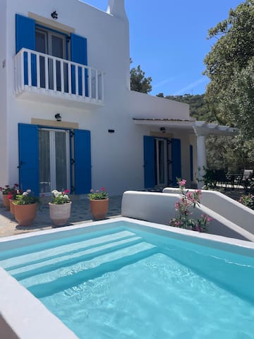 The Velanidies – Οι Βελανιδιές 1