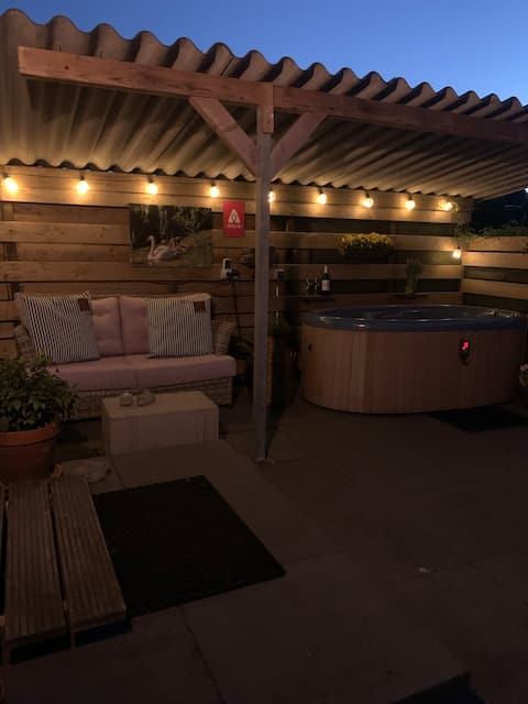 Stay surrounded by nature (with Jacuzzi)