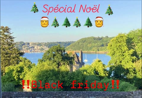 The house on the shore, sea view, village center