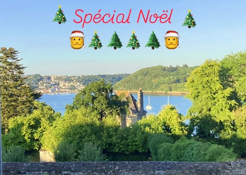 The house on the shore, sea view, village center