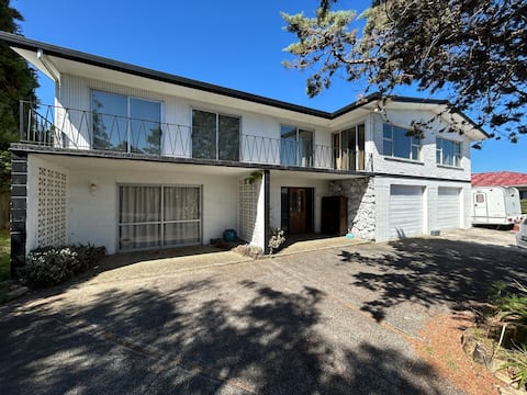 Big family house Easy to Airport