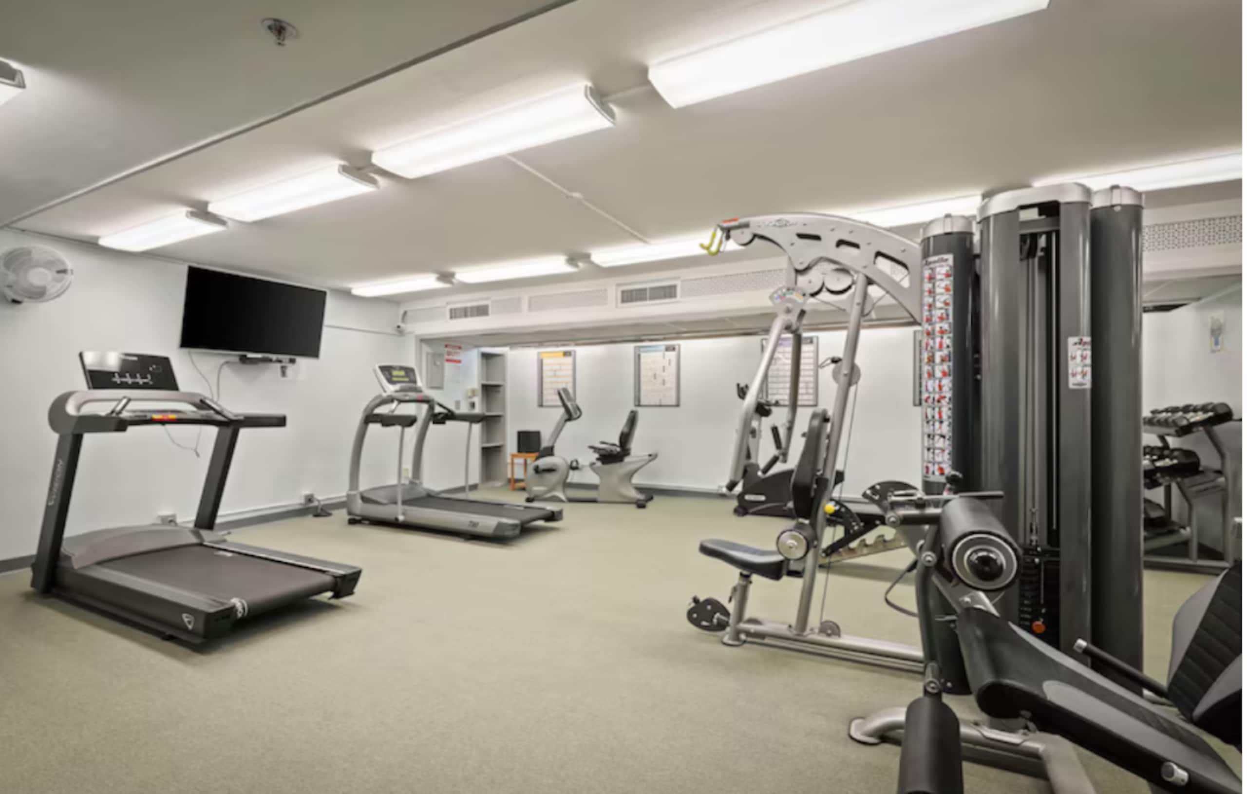 Condo in Honolulu · ★4.9 · 1 bedroom · 2 beds · 1 shared bath - Image 11
