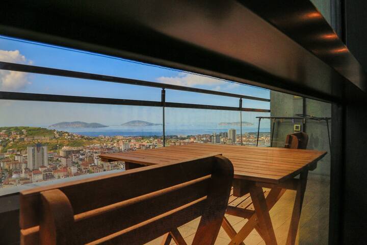 Large duplex with 2 bedrooms and 2 bathrooms gallery image 5