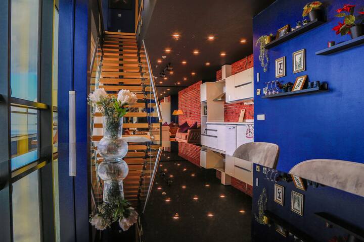 Large duplex with 2 bedrooms and 2 bathrooms gallery image 4