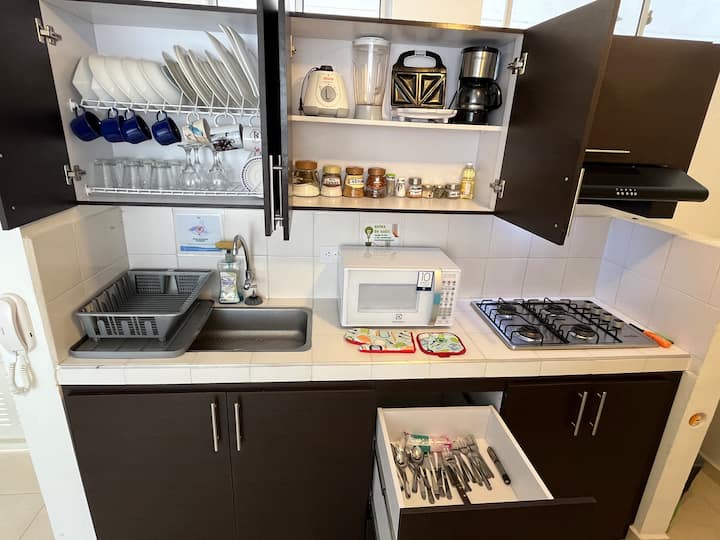 Modern, full apartment, hot shower.