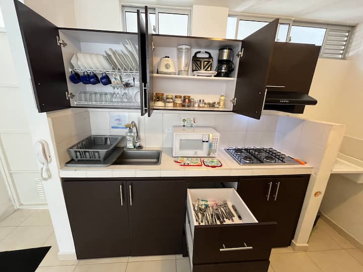 Modern, full apartment, hot shower.