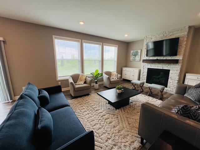 Game Room, Play Room, In-Law Suite, Sleeps 18 gallery image 2