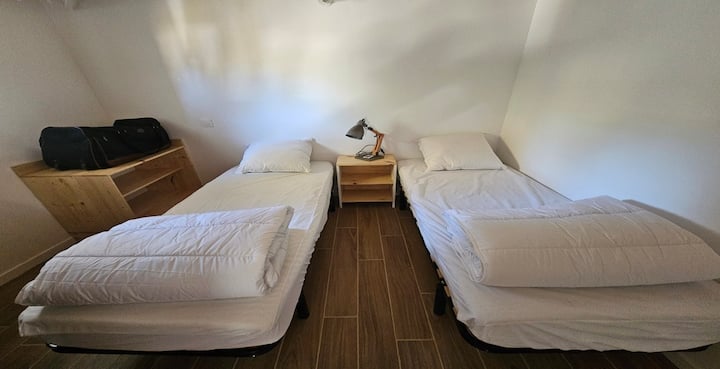 Habitación en planta baja - configuración con 2 camas de 80