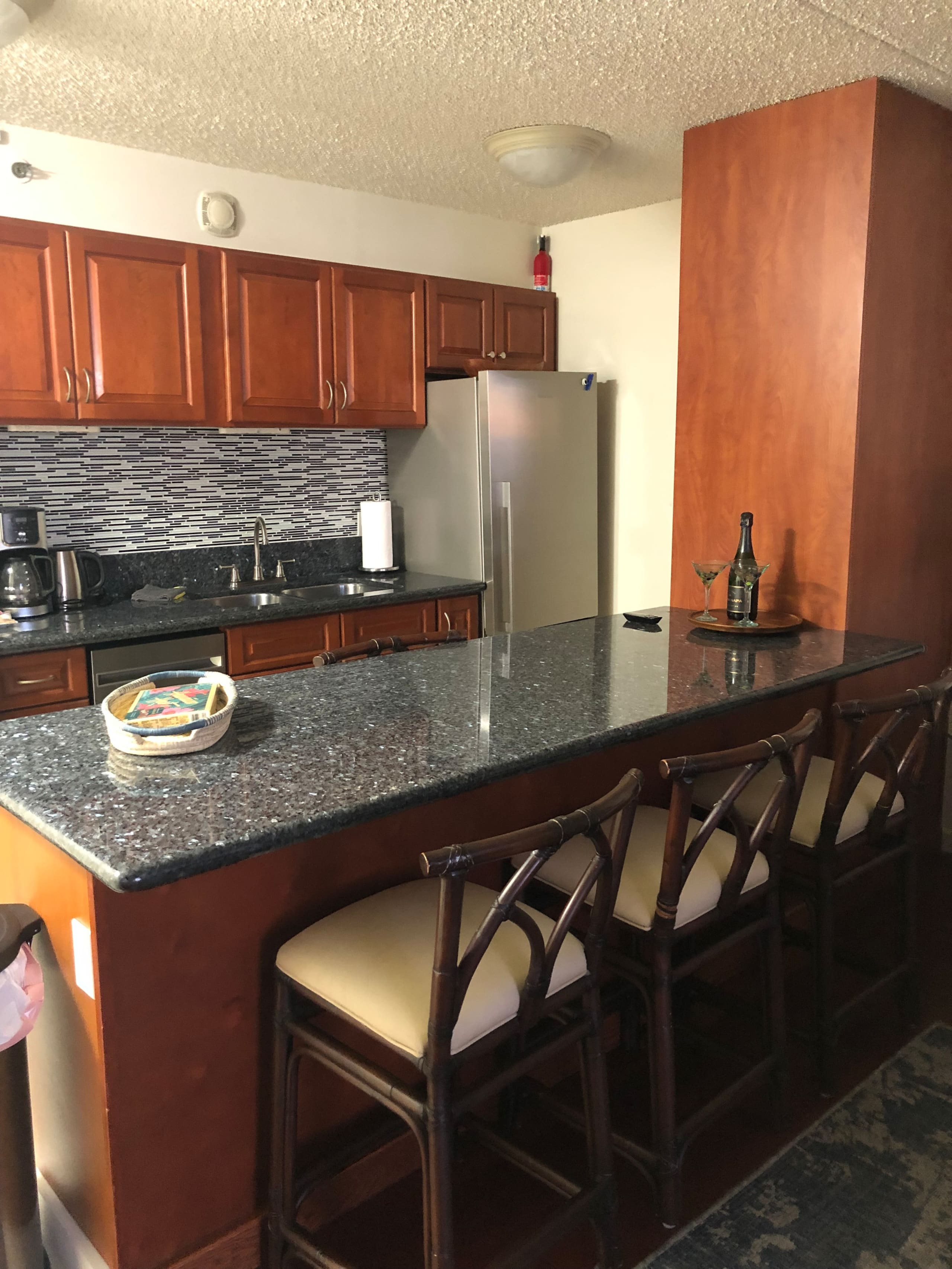 Condo in Honolulu · ★4.87 · 1 bedroom · 3 beds · 1 private bath - Image 16